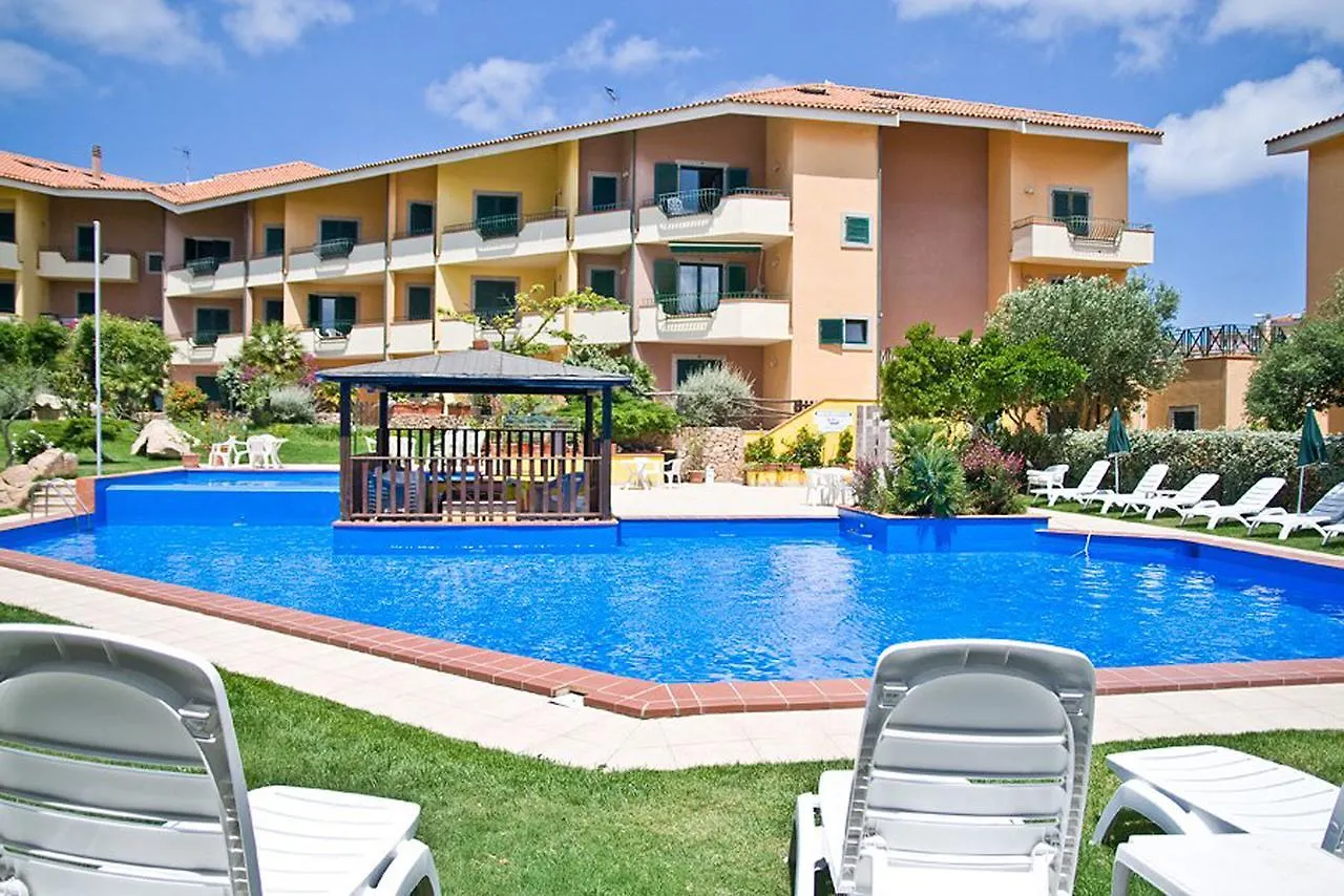 Appartamento In Complesso Con Piscina Santa Teresa Gallura